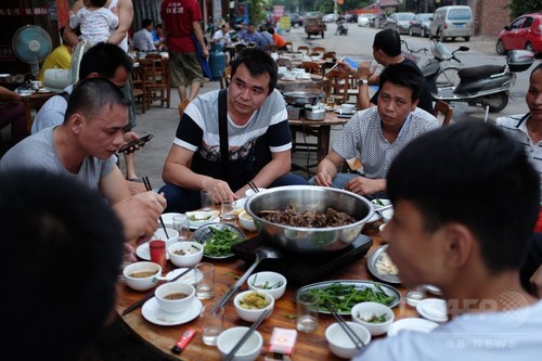 犬肉の販売禁止?国際的非難浴びる中国の祭りで 飲食店側は否定 犬肉の販売禁止?国際的非難浴びる中国の祭りで 飲食店側は否定