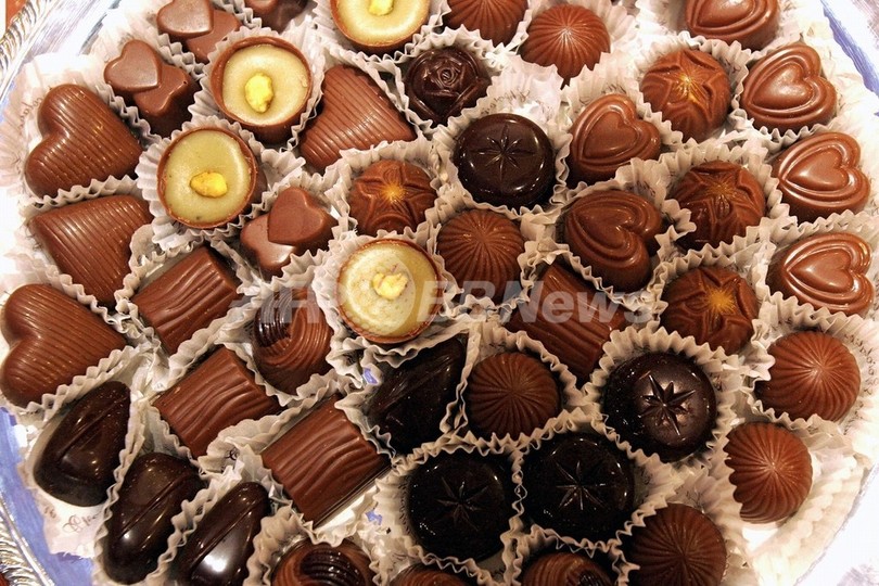 チョコレートにも水にも痛みを緩和する効果あり 米シカゴ大 チョコレートにも水にも痛みを緩和する効果あり 米シカゴ大