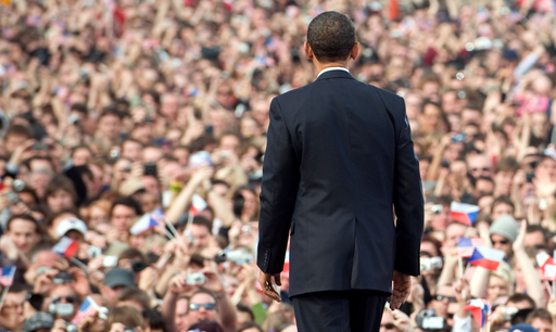 オバマ米大統領「核なき世界を目指す」、プラハで演説
