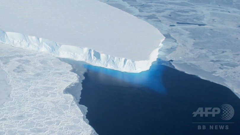 北極と南極の海氷、今の時期では観測史上最小に 北極と南極の海氷、今の時期では観測史上最小に