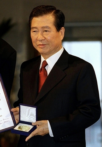 韓国の金大中元大統領が死去、85歳