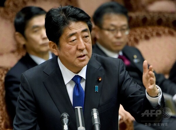 北がミサイル発射、3発は日本のEEZに 首相「新たな段階の脅威」