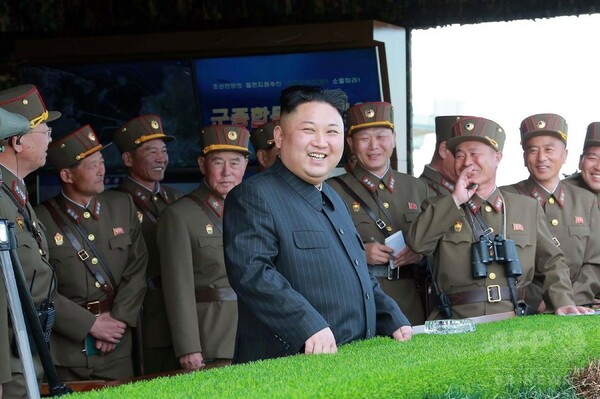 北朝鮮、過去最大規模の砲撃演習実施 報道