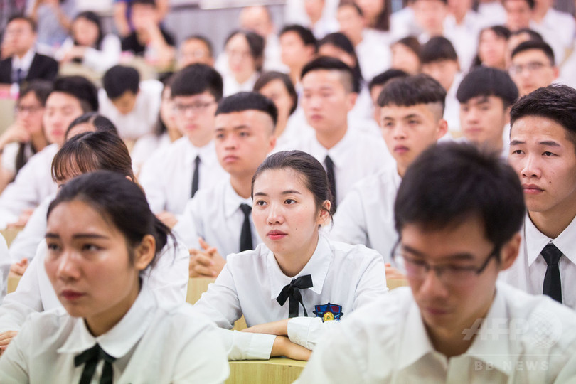 中国・広東で富裕層向け、大卒「執事」育成へ 年収200万円〜 中国・広東で富裕層向け、大卒「執事」育成へ 年収200万円〜