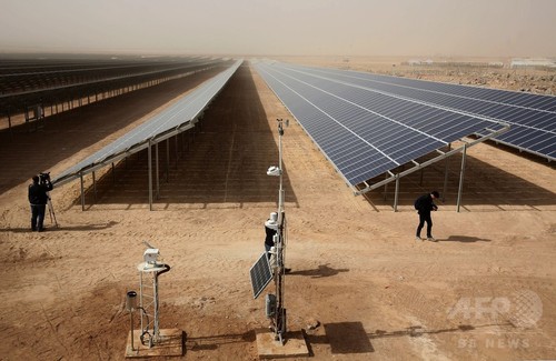 ヨルダンの難民キャンプで太陽光発電所開設、この種としては世界最大 ヨルダンの難民キャンプで太陽光発電所開設、この種としては世界最大