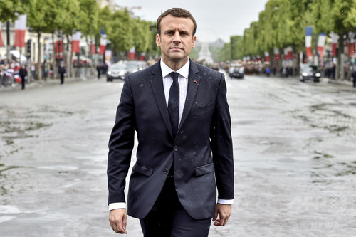 マクロン仏政権、超党派の新内閣発表 マクロン仏政権、超党派の新内閣発表