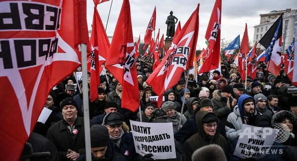 北方領土返還に反対、モスクワで数百人が抗議