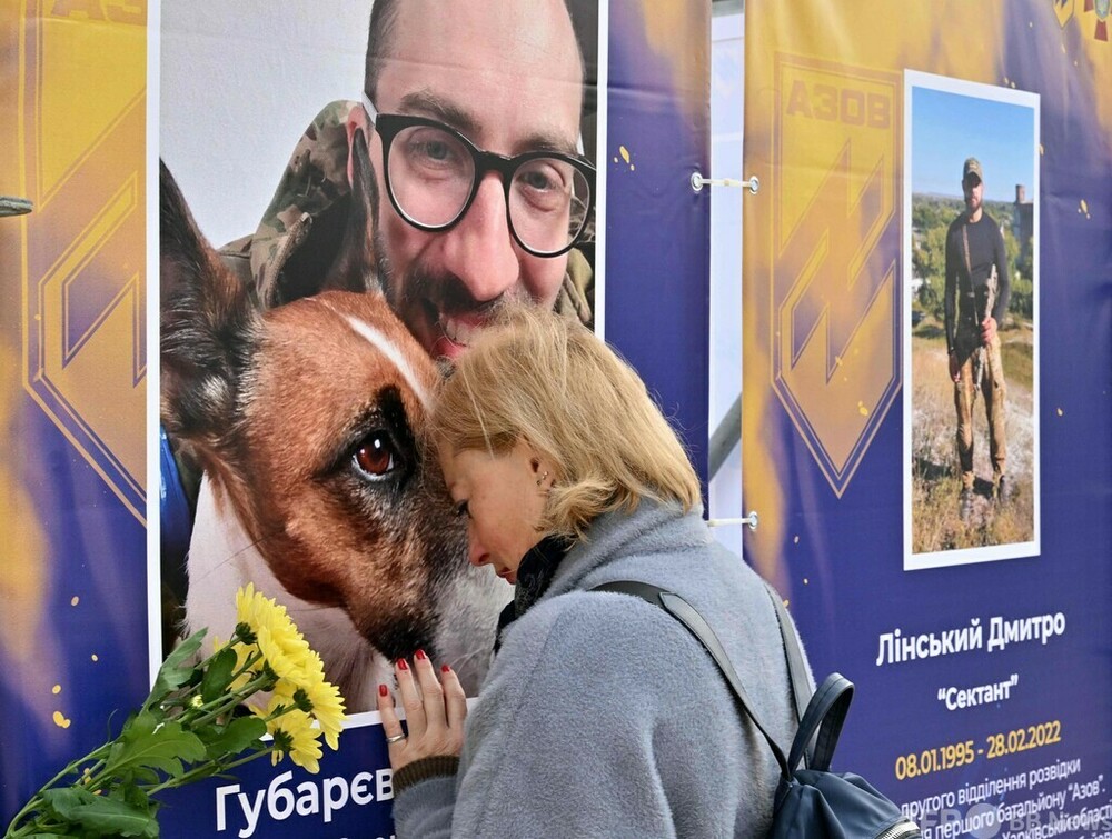 ウクライナ防衛者の日 首都キーウに戦死者の遺影 写真17枚 国際ニュースAFPBB News