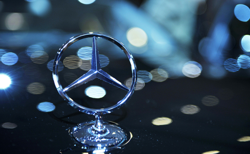 独ダイムラー、12月から自動車生産を1か月休止へ
