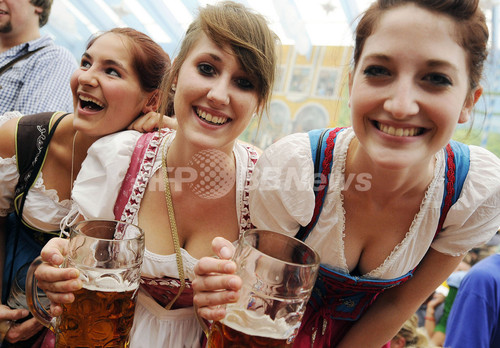 世界最大ビールの祭典「オクトーバーフェスト」開幕 世界最大ビールの祭典「オクトーバーフェスト」開幕