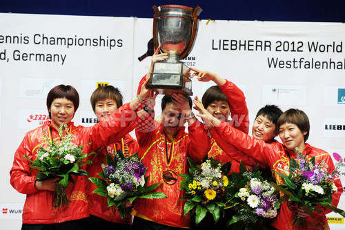中国が男女ともに優勝、世界卓球 中国が男女ともに優勝、世界卓球