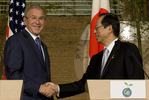 日米首脳、原油価格高騰・食糧問題の迅速な解決を強調