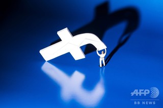 フェイスブック、全世界でアクセス障害 原因に言及せず フェイスブック、全世界でアクセス障害 原因に言及せず