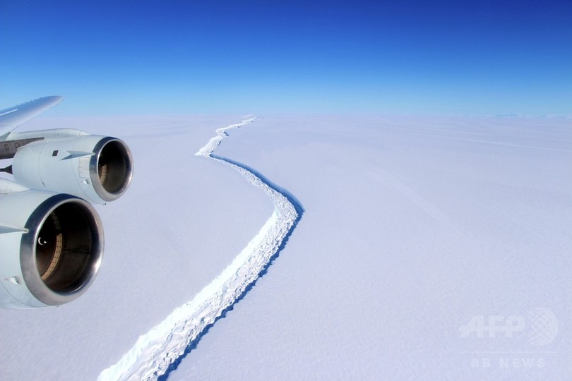南極で巨大棚氷が崩壊間近、過去最大級の氷山誕生へ 南極で巨大棚氷が崩壊間近、過去最大級の氷山誕生へ