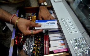 高まる薬剤耐性菌リスク、インドの抗生物質多用が世界の問題に