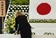 安倍首相、「慰霊の日」式典でやじ浴びる 沖縄戦70年