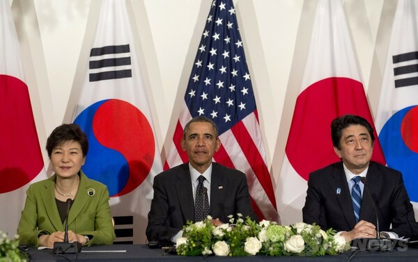 日米韓首脳会談、オバマ米大統領の仲介で実現