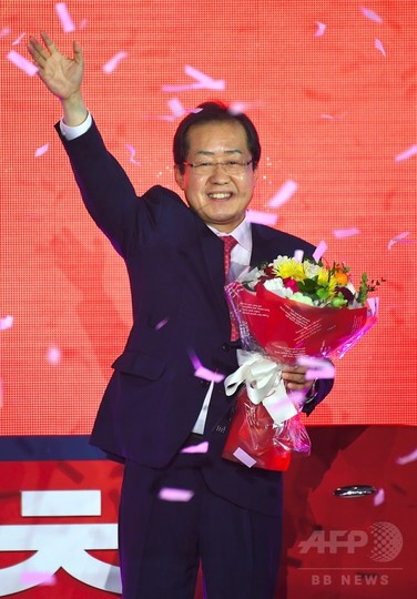 自由韓国党の大統領候補、学生時代のデートレイプ加担を否定 自由韓国党の大統領候補、学生時代のデートレイプ加担を否定