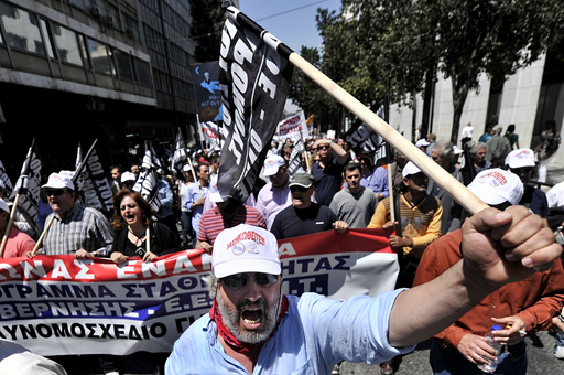 ゼネストに揺れるギリシャ、公務員労組ら抗議で全土がまひ