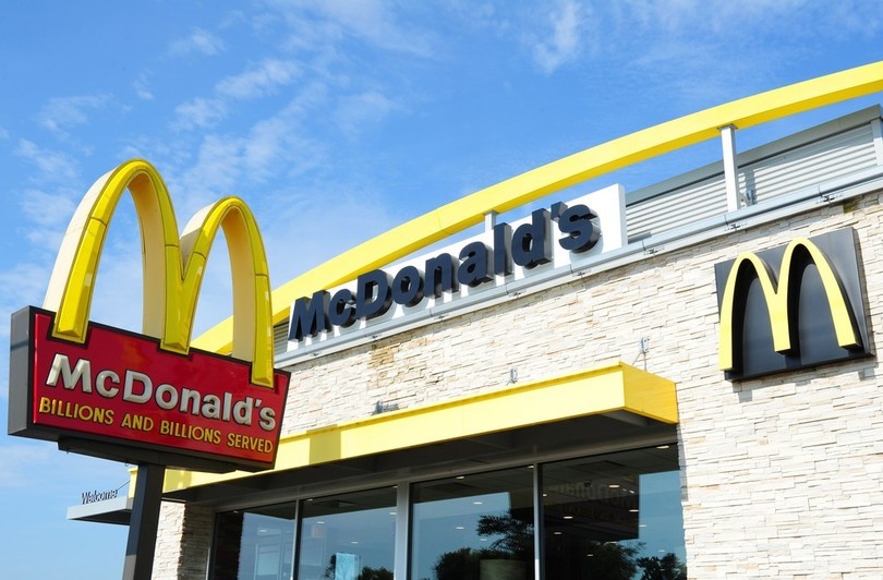 米マクドナルドのツイッター乗っ取り、トランプ氏への悪言投稿 米マクドナルドのツイッター乗っ取り、トランプ氏への悪言投稿
