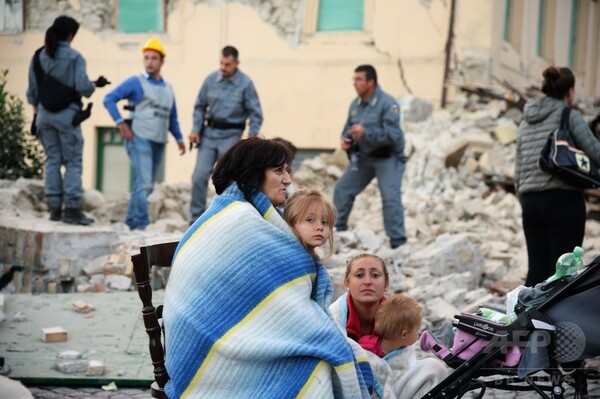 イタリア中部地震、死者18人に