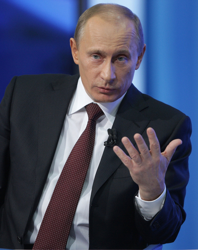 プーチン露首相、次期大統領選出馬の可能性を示唆