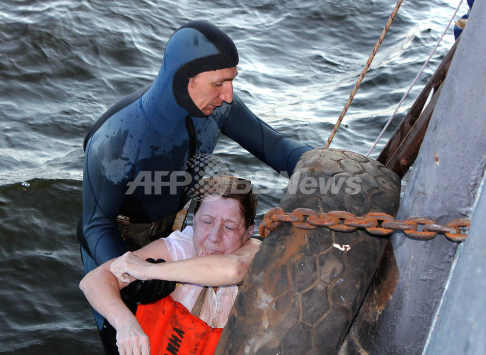 ボルガ川の観光船沈没事故、新たに55遺体収容 写真7枚 国際ニュース:AFPBB News