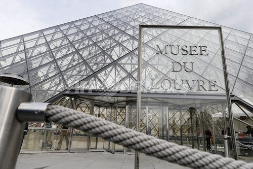 ルーブル美術館がストで休館、すり対策求め200人欠勤 パリ ルーブル美術館がストで休館、すり対策求め200人欠勤 パリ
