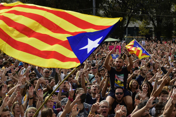 カタルーニャがゼネスト実施へ、スペイン警察に抗議 大学や観光名所も
