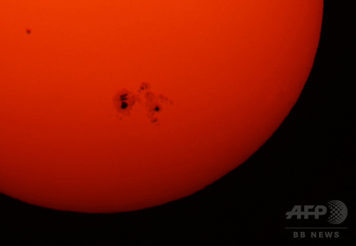 太陽の巨大黒点「AR2192」 太陽の巨大黒点「AR2192」