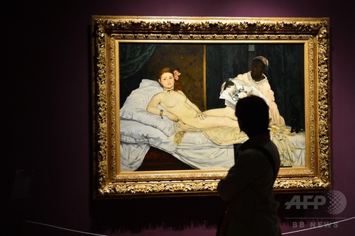 仏オルセー美術館で裸露出、女を逮捕 マネ裸婦画のポーズまねる 仏オルセー美術館で裸露出、女を逮捕 マネ裸婦画のポーズまねる