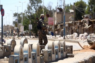 米主導の有志連合がシリアで空爆、民間人30人死亡 NGO発表 米主導の有志連合がシリアで空爆、民間人30人死亡 NGO発表