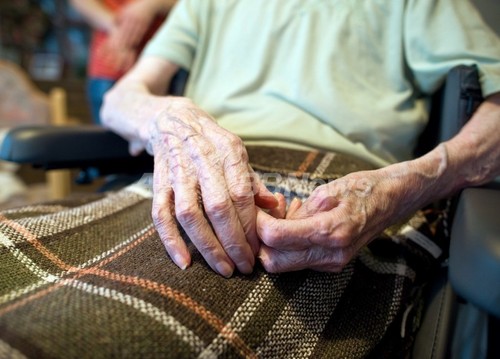 平均寿命延びるも、その多くが闘病生活 調査 平均寿命延びるも、その多くが闘病生活 調査