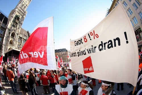 「富める国ドイツ」の実態、国民の4分の1が貧困層