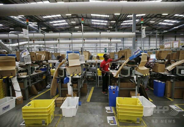 ブラックフライデー、英国にも波及 アマゾン倉庫は大忙し