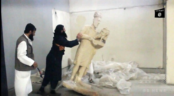 「イスラム国」、イラクで古代の石像を破壊 動画公開