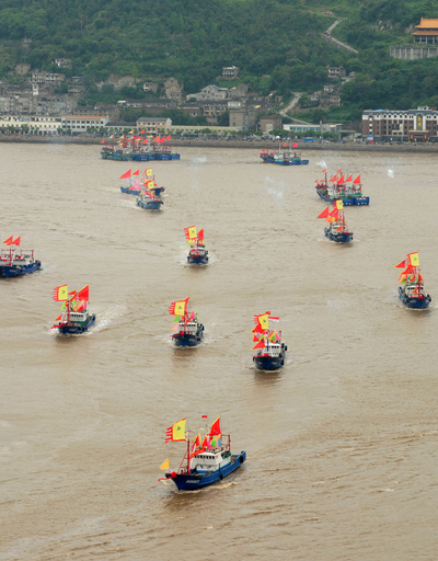 尖閣周辺へ漁に向かう漁船、中国浙江省