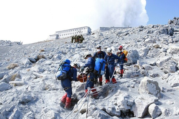 【写真特集】御嶽山が噴火、登山客が多数犠牲に