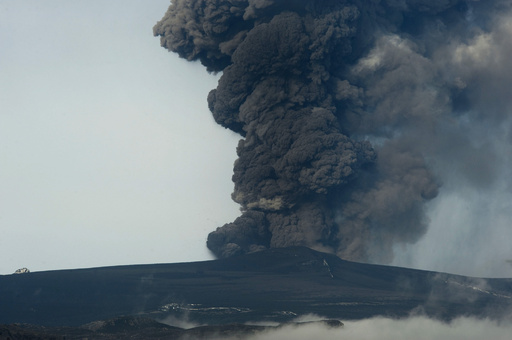 火山噴火を警戒、住民の避難開始 アイスランド