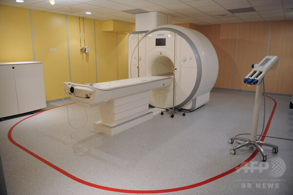 見舞いで病院訪れた男性、MRIの磁力に引き寄せられ死亡 インド