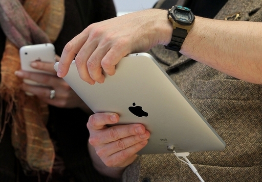 アップル「iPad」、発売から6日で45万台売り上げ