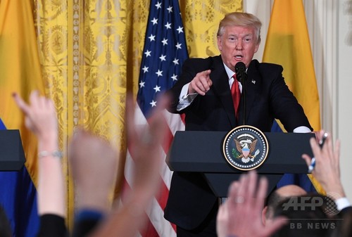 トランプ大統領、報道ニュース出ずっぱりもほぼ否定的内容 調査 トランプ大統領、報道ニュース出ずっぱりもほぼ否定的内容 調査