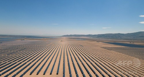 メキシコの砂漠にソーラーパネルの海、ラテンアメリカ最大級 メキシコの砂漠にソーラーパネルの海、ラテンアメリカ最大級