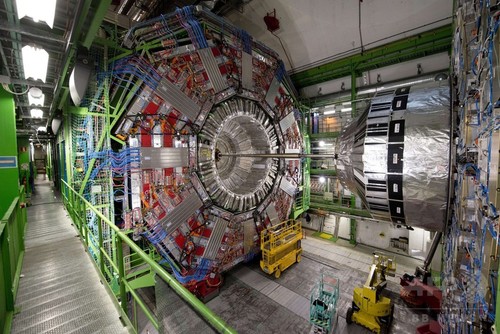 【CERN】「ヒッグス粒子」実証のハドロン加速器、改修作業が大詰め スイス