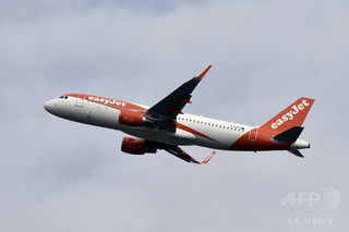 英格安航空機内で「怪しい会話」、緊急着陸し3人拘束 ドイツ 英格安航空機内で「怪しい会話」、緊急着陸し3人拘束 ドイツ