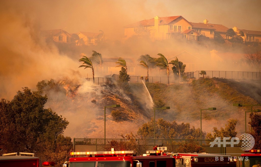 米カリフォルニア州で森林火災が拡大 10万人に避難命令 写真10枚 国際ニュースAFPBB News