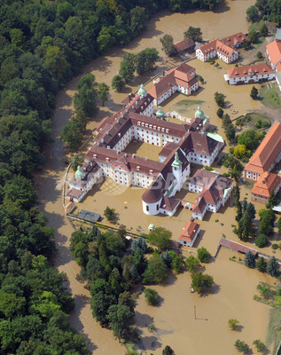 欧州中部で豪雨による洪水、14人死亡 欧州中部で豪雨による洪水、14人死亡
