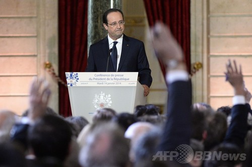 仏大統領、不倫疑惑へのコメント拒否 「私的に対処する」 仏大統領、不倫疑惑へのコメント拒否 「私的に対処する」