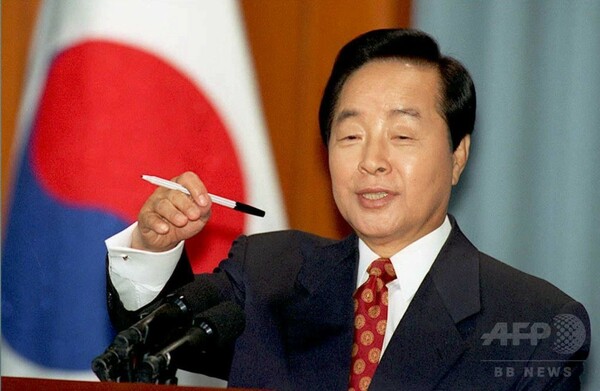 韓国の金泳三元大統領が死去、87歳