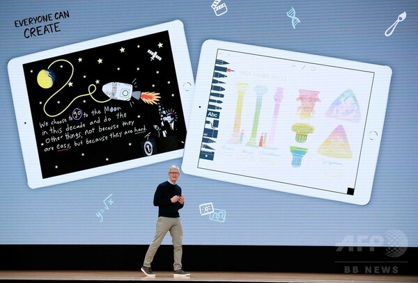 アップル、学校向け新型iPad発表 グーグルからシェア奪還目指す